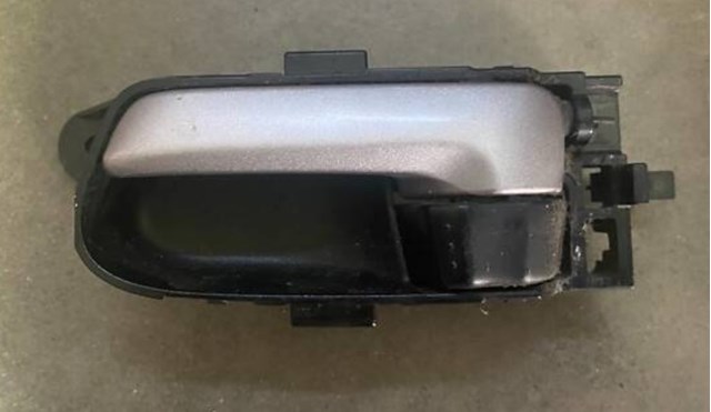 SUZUKI 8313065J10BWJ Ручка двери левой внутренняя передняя/задняя в наличии Ужгород