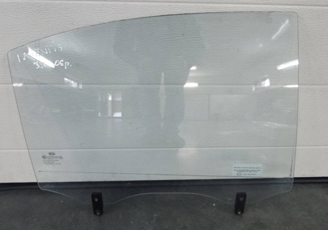 Стекло задней правой двери 834202G000 HYUNDAI
