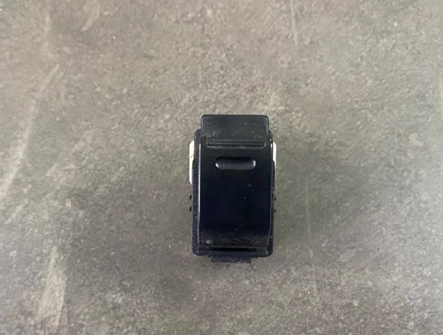 Кнопка стеклоподъемника передняя правая 8481008010 TOYOTA