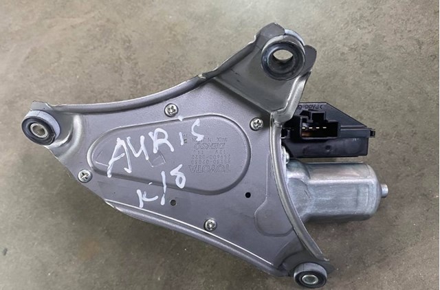 Моторчик заднего стеклоочистителя Toyota Auris UKP