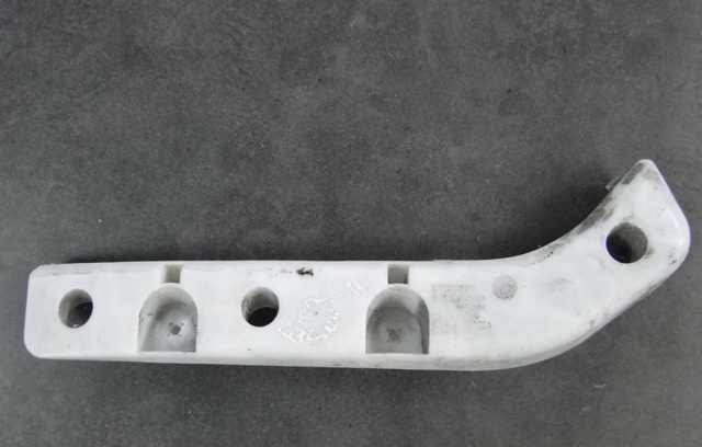 Крепление бамера правое 85226EM30A NISSAN