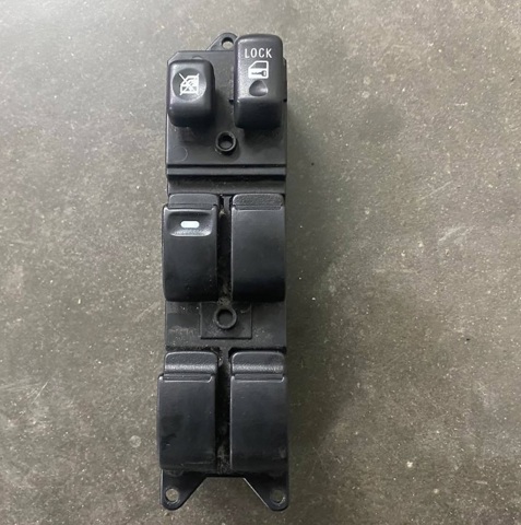 Кнопки переднего левого стеклоподъемника 8608A185 MITSUBISHI