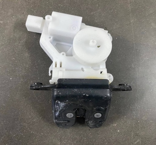 Замок двери багажника 905024EA0B NISSAN