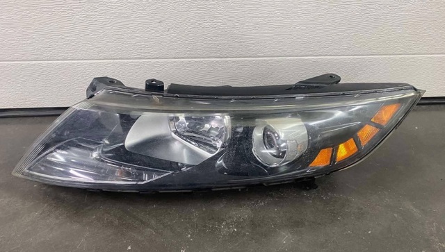 HYUNDAI 921014C000 Левая фара в наличии Черновцы