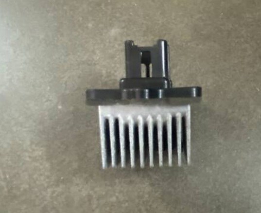Резистор отопителя 9562664J00 SUZUKI