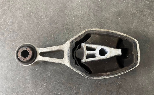 Гидроопора двигателя задняя 9815650580 PEUGEOT