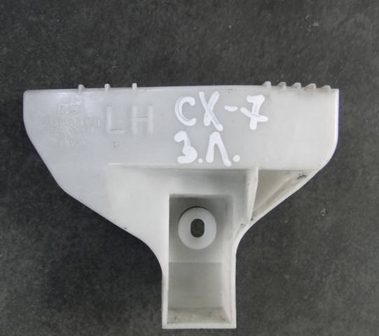 Левое крепление заднего бампера EG2150331A MAZDA