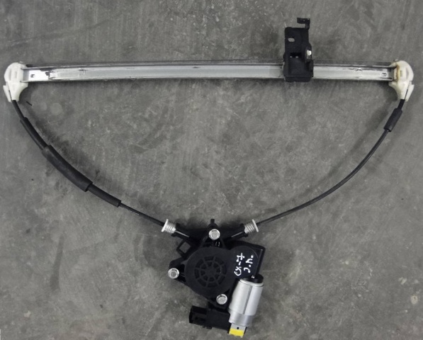 Стеклоподъемник задней левой двери EG2173590C MAZDA