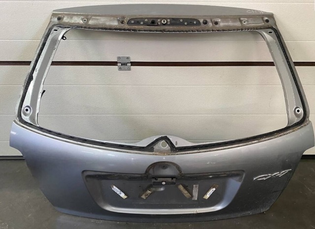 Дверь задняя багажная EGY16202XC MAZDA