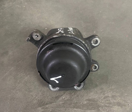 MAZDA EH1539060B Правая подушка двигателя в наличии Павлоград