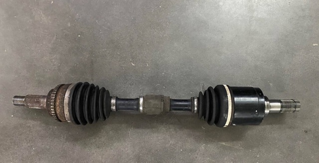MAZDA GD722560XA Полуось (привод) передняя левая в наличии Одесса