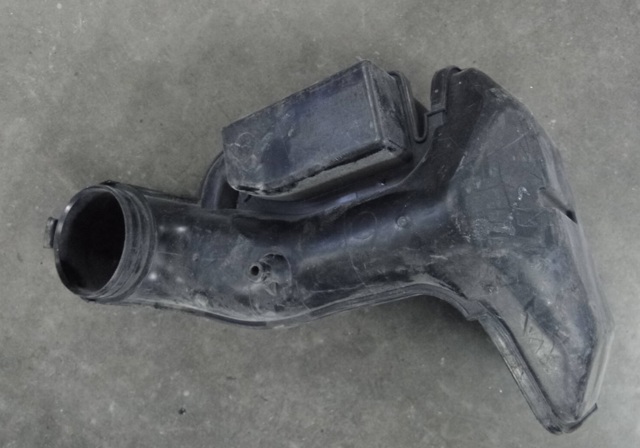 Воздухозаборник L33D13200A MAZDA