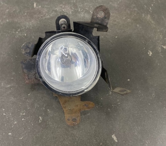 Правая противотуманная фара MN161102 MITSUBISHI