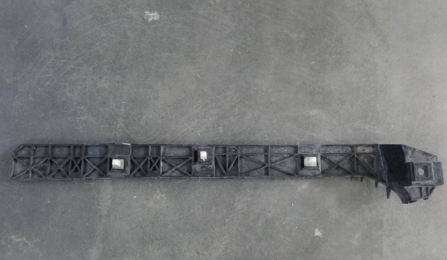 Кронштейн бампера заднего, внешний левый MR957669 MITSUBISHI