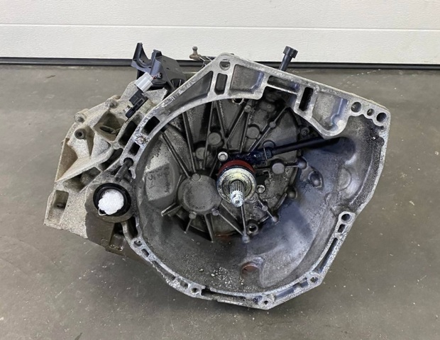 Коробка скоростей механика TL4137 NISSAN