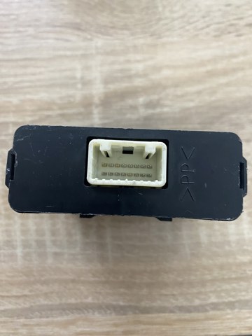 KB8P51027 MAZDA купить в Львов
