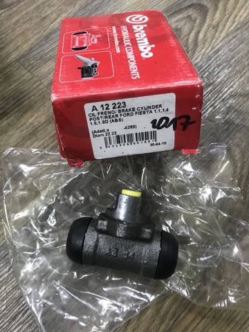 Цилиндр тормозной колесный, задний A12223 BREMBO