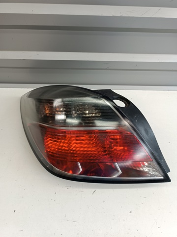 Задний левый стоп 24451832 OPEL
