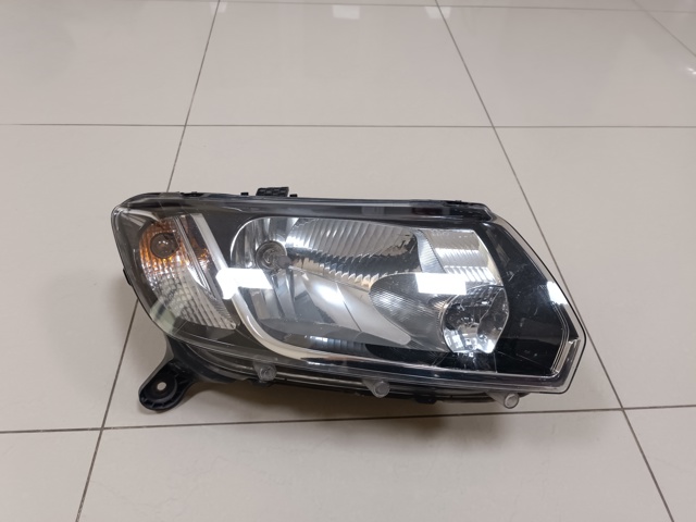 Правая блок фара 260105344R RENAULT