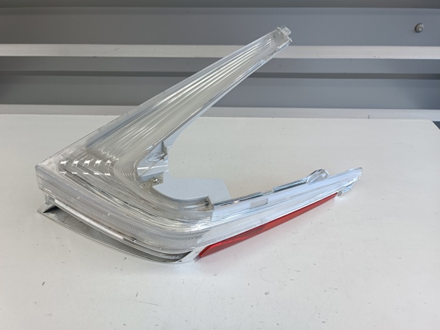 Задняя правая фара 265505SA1C NISSAN