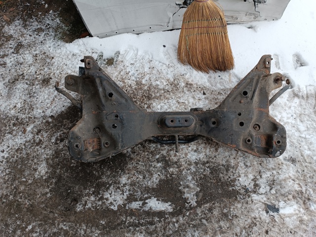 Поперечина передней подвески 30887034 VOLVO