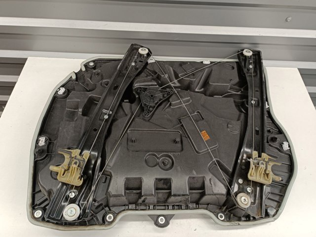Стеклоподъемник передней двери 51339463719 BMW