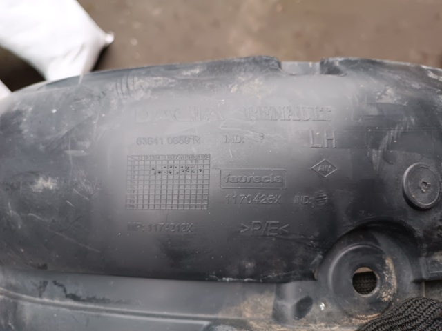 638418129R RENAULT Подкрылок передний левый купить в Ужгород