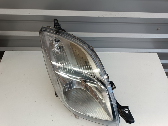 Правая блок фара 811300D120 TOYOTA