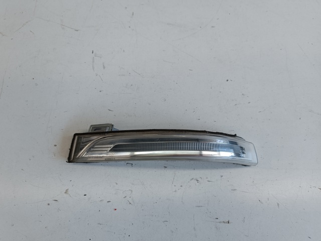 Повторитель поворота левого зеркала 87614B2000 HYUNDAI