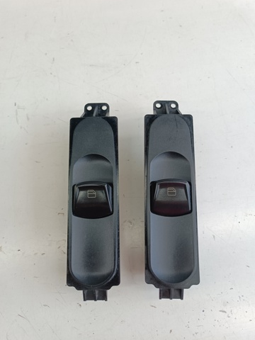 Кнопки переднего правого стекло подъёмника A6395451413 MERCEDES