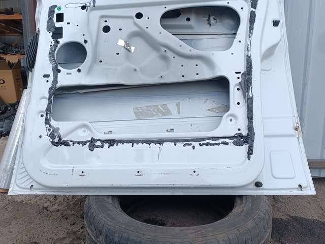 A6397201105 MERCEDES Дверь передняя правая купить в Ирпень