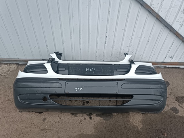 Бампер на авто Мерседес-бенц Вито II