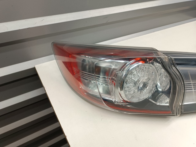 Задняя левая внешняя фара BCW951160C MAZDA