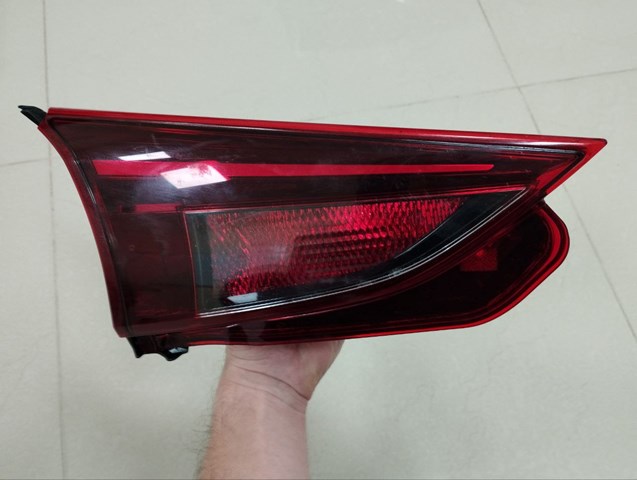 Задний левый внутренний фонарь BJF1513G0B MAZDA
