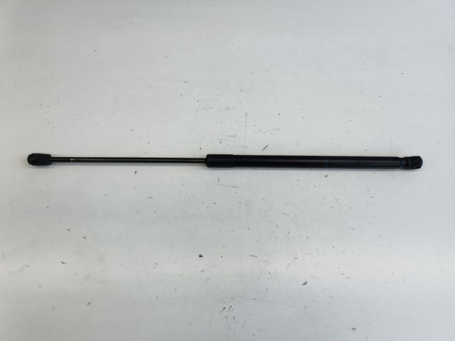 Амортизатор задней двери BP4K63620D MAZDA