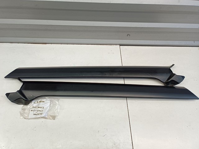 Молдинг ветрового стекла левый DCB000156PNP LAND ROVER