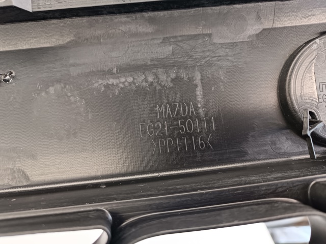 MAZDA EG21501T1C Решетка бампера переднего центральная в наличии Тернополь