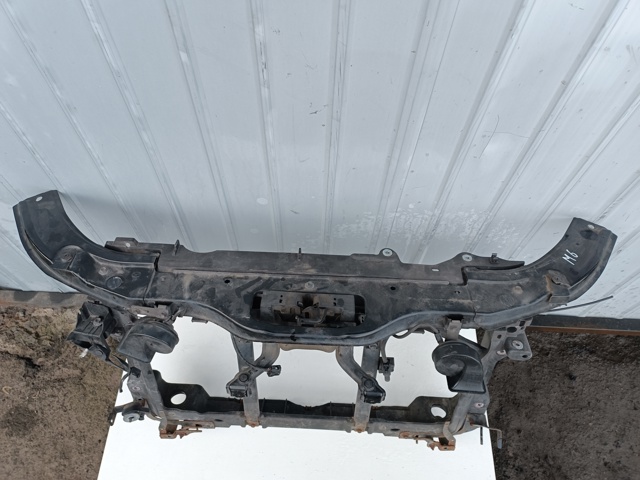 Накладка верхняя передней панели/суппорта радиатора GHP953150 MAZDA