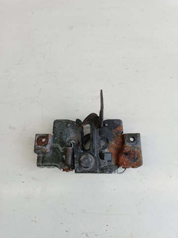 Запор капота (замок и привод замка капота) GJ6A56620D MAZDA