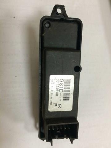 GS1D66370 Кнопка стеклоподъемника передняя купить Ужгород