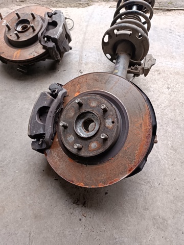 Подшипник в сборе со ступицей передний KD353304XC MAZDA