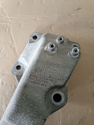 LAND ROVER KKU500761 Кронштейн подушки (опоры) двигателя правой в наличии Сумы