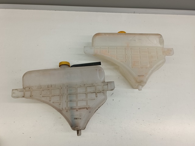 Водяной бачок системы охлаждения L32715351B MAZDA