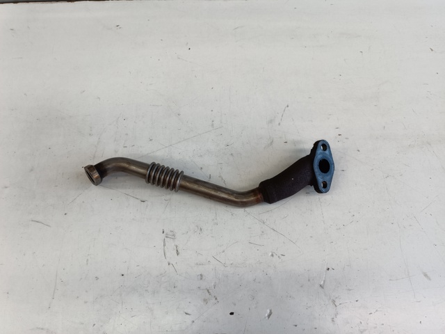 Отводная труба масляного радиатора L33E14290 MAZDA