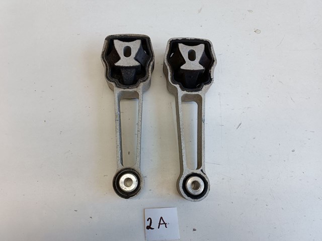 Верхняя опора двигателя LR000597 LAND ROVER