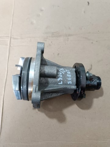 Насос охлаждающей жидкости LR008863 LAND ROVER