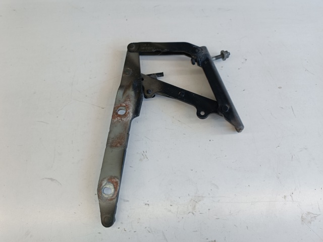 LR018697 LAND ROVER Петля капота левая купить в Черновцы
