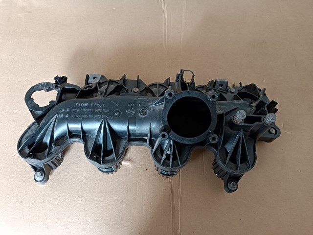 Коллектор впускной LR019987 LAND ROVER