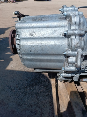 Коробка раздаточная (раздатка) LR023011 LAND ROVER