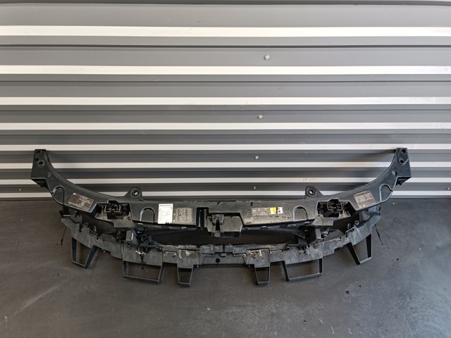 Панель передняя LR024332 LAND ROVER